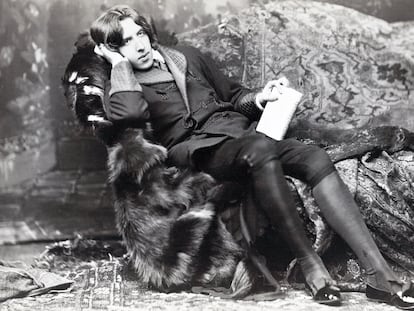 Óscar Wilde: “Para la mayoría de nosotros, la verdadera vida es la que no vivimos”.