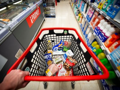 Productos de marca blanca en un supermercado de Madrid, el 25 de octubre de 2023.