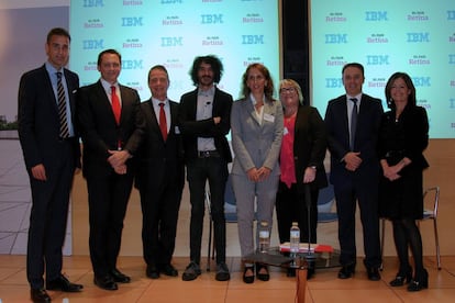 Álvaro Saavedra (IBM), Alberto Fernández (IBM), Juan Carlos Melo (Santander), Jaime García Cantero (El País Retina), Marisa Retamosa (CaixaBank), Elisabet Escayola (ASCOM), David Soto (IBM) y Nieves Delgado (IBM)