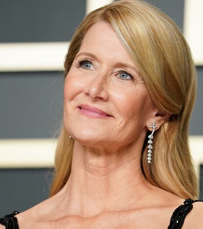 Laura Dern en la alfombra roja de los Oscar.