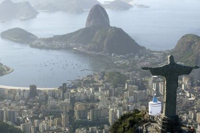 Imagen de archivo del Cristo Redentor en la cima del monte Corcovado en Río de Janeiro.