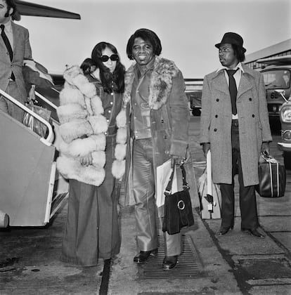 James Brown and his wife Deidre Jenkins land at London’s Heathrow Airport in February 1973.