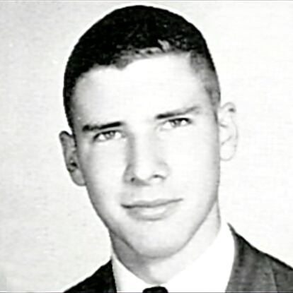 Harrison Ford en 1964. En plenos años de la Guerra de Vietnam de la que el actor se libró simulando que estaba loco.