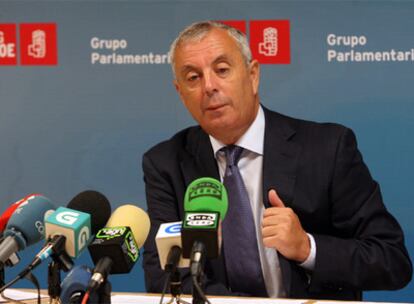 Manuel Vázquez, secretario general del PSdGA, ayer en conferencia de prensa.