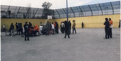 Patio de hombres del CIE de Aluche.