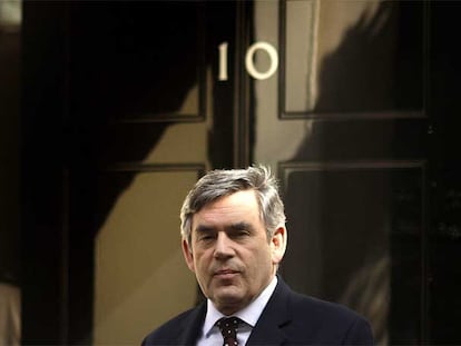 El primer ministro británico, Gordon Brown, en Downing Street.