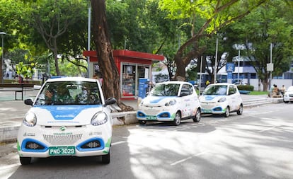 Coches el&eacute;ctricos en operaci&oacute;n en Fortaleza, Brasil. 