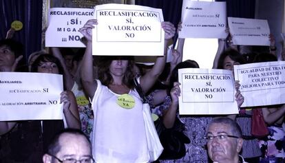 Protesta en el pleno de Alicante.