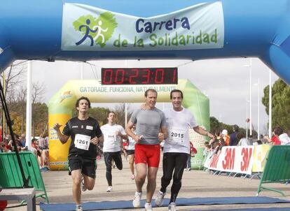 Victoria concluye una carrera popular.