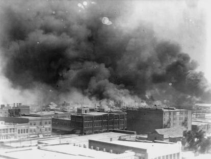 smoke billows over Tulsa, Okla. 1921