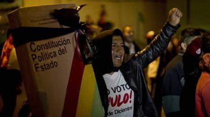 Manifestaciones en La Paz contra la decisi&oacute;n de la Corte Suprema boliviana  de permitir que Evo Morales se pueda presentar a un cuarto mandato.