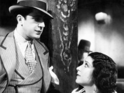 Carlos Gardel and Helena D&#039;Agly in Paramount&#039;s Melod&iacute;a de arrabal (1933).