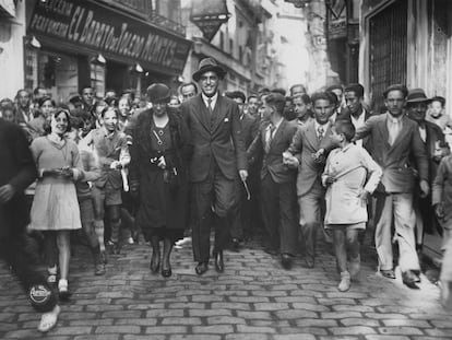 Gregorio Marañón y la esposa del político francés Édouard Herriot, por las calles de Toledo el 2 de noviembre de 1932.