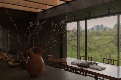 Vista de la cocina y el comedor de la casa.