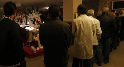 La capilla ardiente de Antonio Chenel, <i>Antoñete</i>, se ha instalado en Las Ventas desde las nueve de la mañana y allí permanecerá hasta las cuatro de la tarde de hoy lunes 24 de octubre.