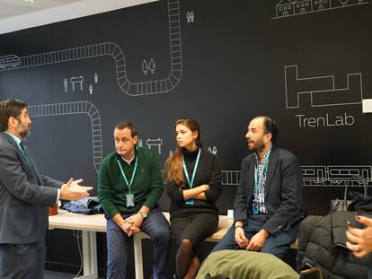 Abogados de Garrigues en el espacio de Trenlab de Renfe.