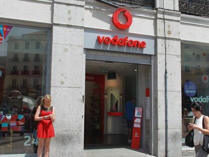 Una tienda de Vodafone, en Madrid.