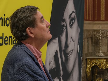 El poeta y director del Instituto Cervantes, Luis García Montero, durante la presentación del I Premio Almudena Grandes organizado por el Ayuntamiento de Sevilla.