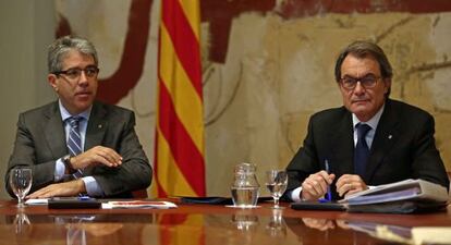 Francesc Homs y Artur Mas durante la reunión semanal del Govern.