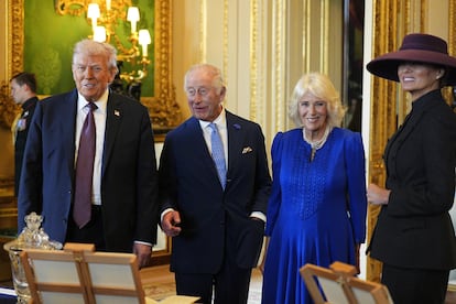 Otro de los eventos del día ha sido la visita de los protagonistas a una exposición de la Royal Collection en el Green Drawing Room del castillo de Windsor.