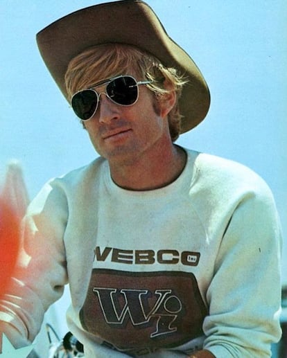 Sudadera, gafas de aviador y sombrero de cowboy vistos en el rodaje de El precio del fracaso (1970). Un triple sí que solo funciona con el fundador del festival de Sundance.