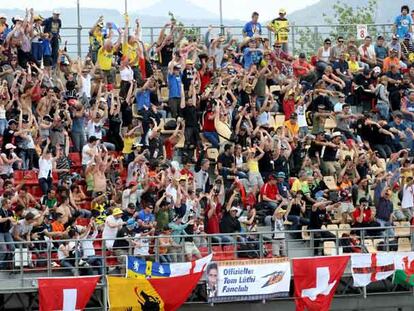 Aficionados en la grada de Montmeló durante el Gran Premio.