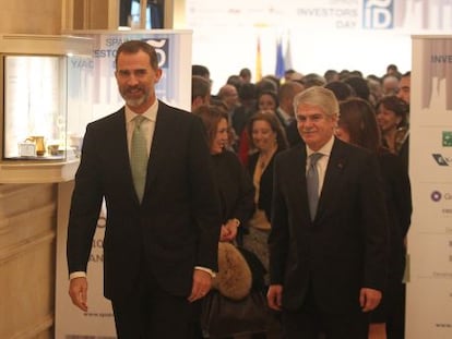 El rey Felipe VI a su llegada al Spain Investors Day. El monarca inauguró el foro con un discurso que pronunció en inglés.