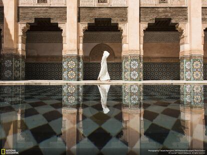 La quietud de la mezquita de Ben Youssef en Marrakech (Marruecos) fotografiada por Tugo Cheng. "Estaba esperando el momento perfecto para fotografiar durante mucho tiempo", asegura el autor.