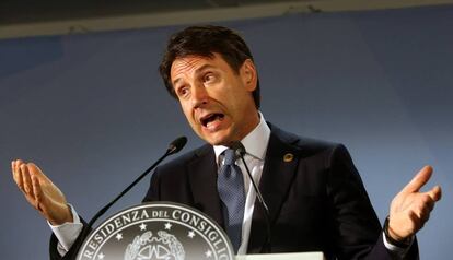 El primer minsitro italiano, Giusepp Conte, en la rueda de prensa de la cumbre de Bruselas.