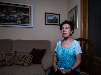 La 'niña de la guerra' Lina Pozuelo, en su casa de Madrid.