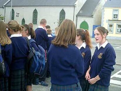 Las compañeras de Celia, en el primer día de colegio en Moate (Irlanda).