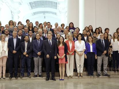 Foto de familia de los firmantes del Pacto Valenciano contra la Violencia de G&eacute;nero y Machista