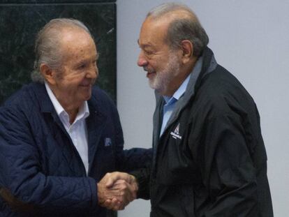 Baillères saluda al magnate Carlos Slim.