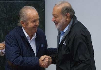Baillères saluda al magnate Carlos Slim.