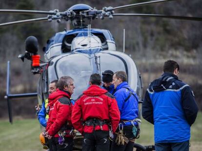 Los equipos de rescate en Seyne, este miércoles.