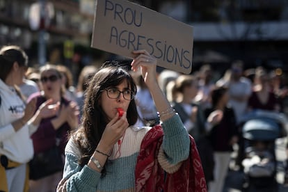 Protesta de profesores Sant Adrià de Besòs (Barcelona) para denunciar el incremento de agresiones físicas y verbales a los docentes.
