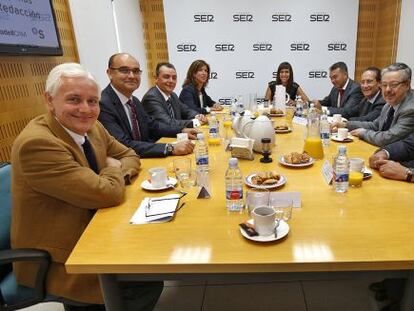 Momento de inicio del desayuno informativo sobre las relaciones entre universidades y empresas