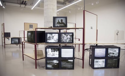 Exposición sobre Darcy Lange en la Tabakalera.