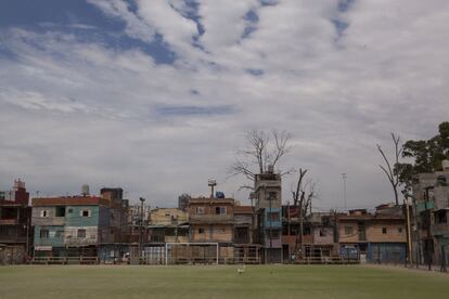 Campo de futebol na Vila 31, Buenos Aires.