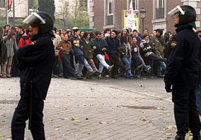 Manifestación contra la Ley Orgánica de Universidades (LOU) en Madrid, el 1 de diciembre de 2001.