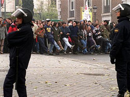 Manifestación contra la Ley Orgánica de Universidades (LOU) en Madrid, el 1 de diciembre de 2001.