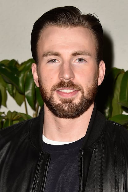  

	Quién: Chris Evans (dirige y actúa).

	 

	Qué: Before we go.
	

	 

	De qué va: Hace tiempo que el protagonista de Capitán América quería probar suerte dirigiendo. Se estrena con una dramedia romántica que narra como una joven, interpretada por Alice Eve, se queda tirada en Nueva York después de perder el último tren que la lleva de regreso a Boston. Un músico callejero, que intenta ayudarla a regresar a casa, termina convirtiéndose en su única compañía durante toda la noche (y en algo más).

	 

	Cuándo: sin fecha de estreno.