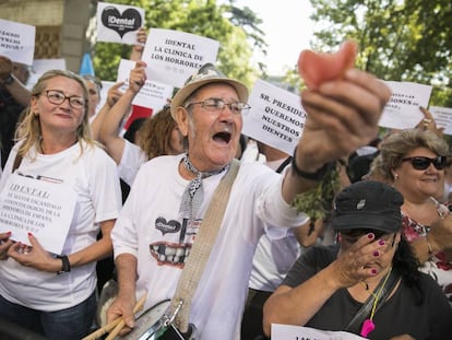 Entidades financieras presionan a los afectados por iDental para que paguen los créditos de sus tratamientos