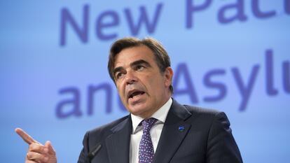 O vice-presidente da Comissão Europeia, Margaritis Schinas, durante a coletiva de imprensa de apresentação da proposta de pacto migratório.