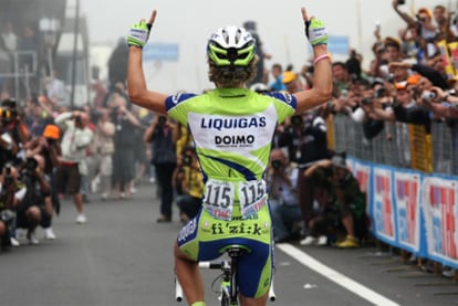 Pellizotti, cruzando la meta como vencedor en Blokhaus en el Giro del año pasado.