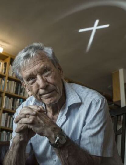 Amos Oz, durante la entrevista en su casa en Tel Aviv.