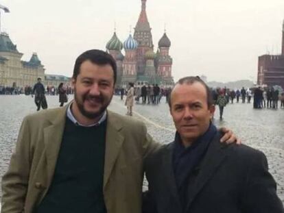 Matteo Salvini y Gianluca Savoini, en Moscú en una imagen obtenida de Twitter.