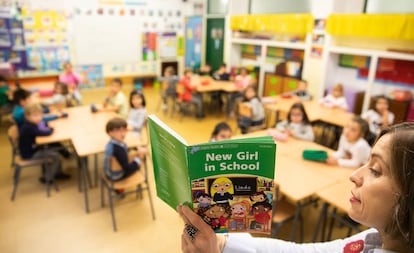 Clase de inglés en la escuela pública Montes dos Postes, en Santiago de Compostela.