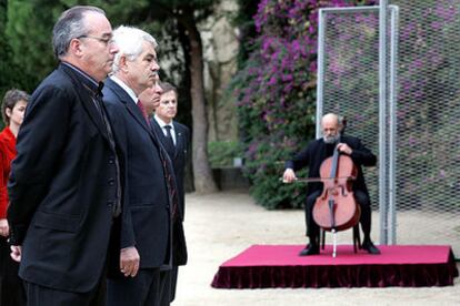 Maragall, junto a los consejeros Bargalló y Saura, en el homenaje a Lluís Companys.