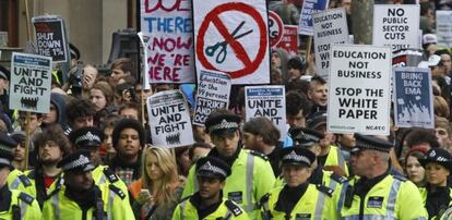 Manifestaci&oacute;n de estudiantes contra la subida del precio de las matr&iacute;culas universitarias, el pasado mi&eacute;rcoles, en Londres.